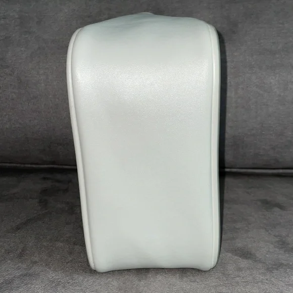 NWT.  Bella Russo Clutch purse.  Gray. - Picture 6 of 6